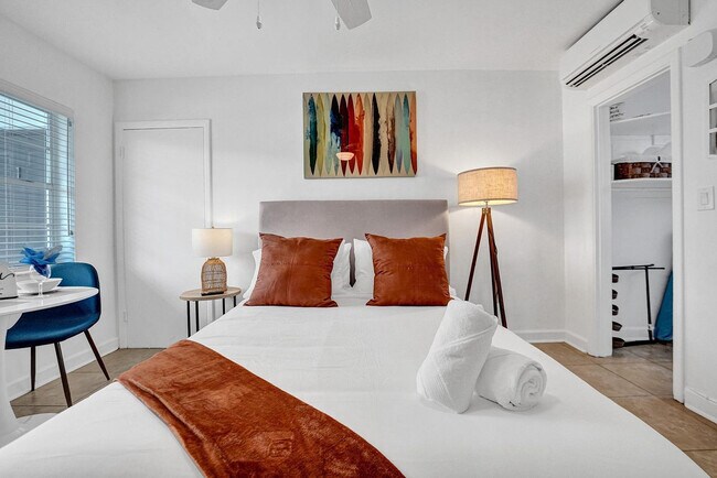 Building Photo - 335 Desoto St