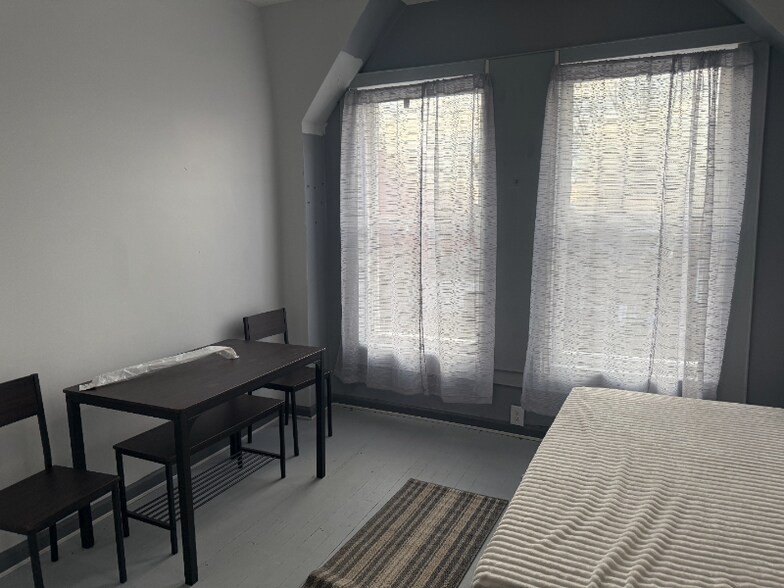 Building Photo - 7423 Pennsylvania Ave