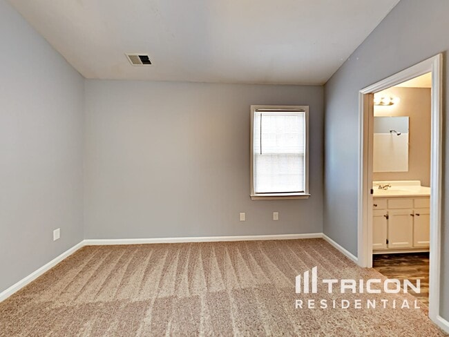 Building Photo - 7226 Amarillo Dr