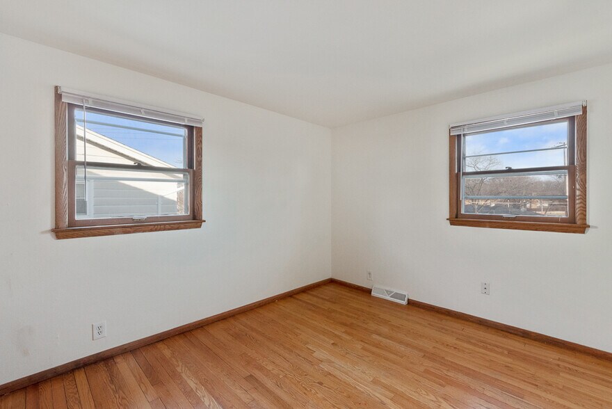 Building Photo - 3757 S 80th St