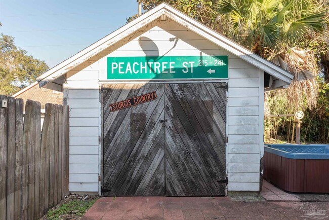 Building Photo - 418 Vancouver St