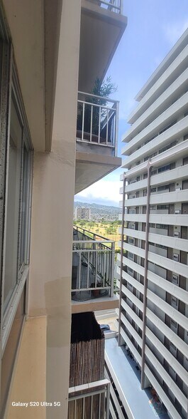 Building Photo - 2415 Ala Wai Blvd