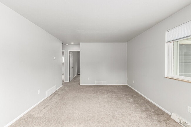 Building Photo - Lovely Two Bed one bath in Arvada for rent