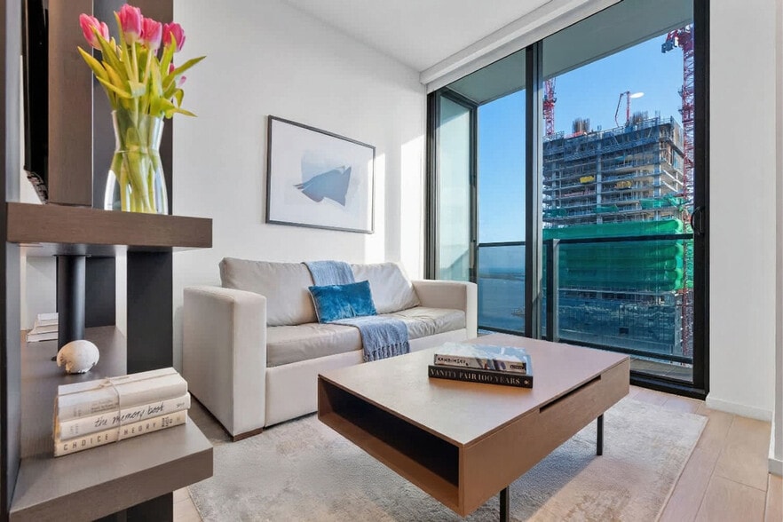 Building Photo - 398 NE 5th St