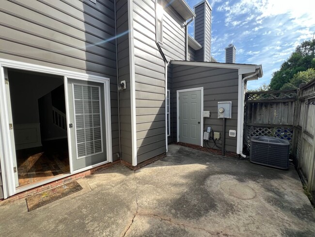 Building Photo - 4325 Pine Springs Ct
