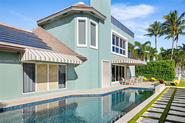 Building Photo - 70 Bay Colony Ln