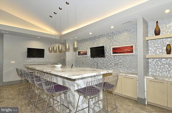 Building Photo - 7258 Mockingbird Cir