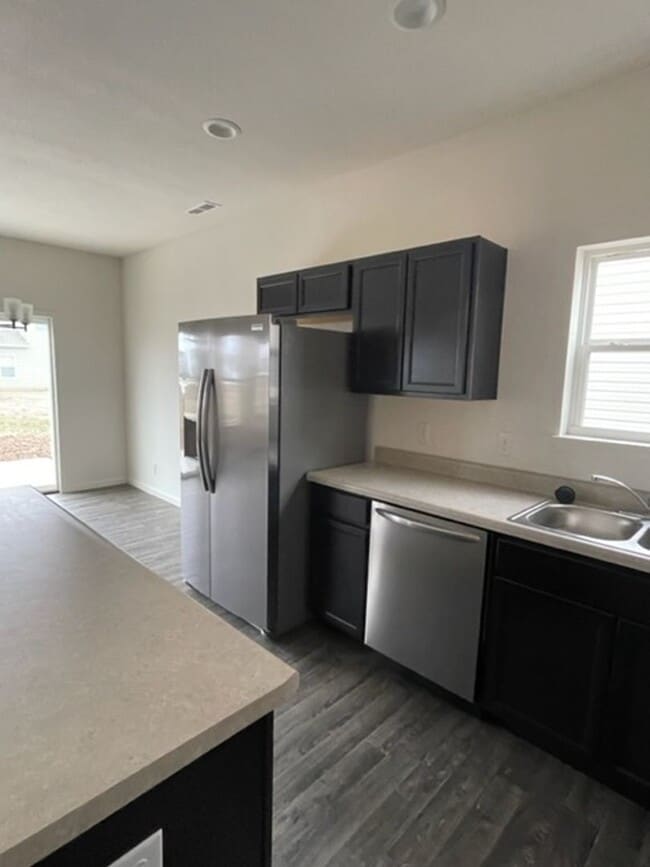 Building Photo - Avalon Bluff...3 Bedroom 2 Bath House