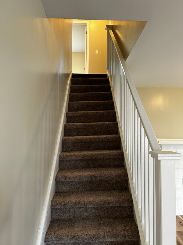 Building Photo - 361 Warren Ave