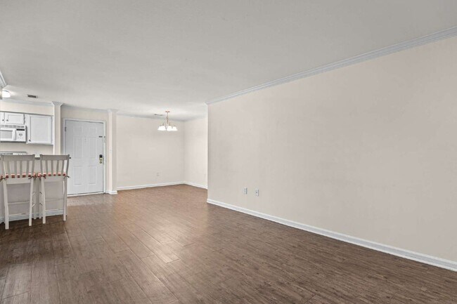 Building Photo - 3115 Pine Heights Dr NE