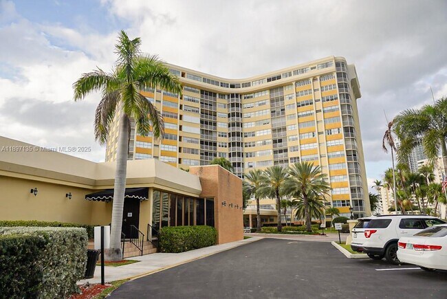 Primary Photo - 100 Golden Isles Dr