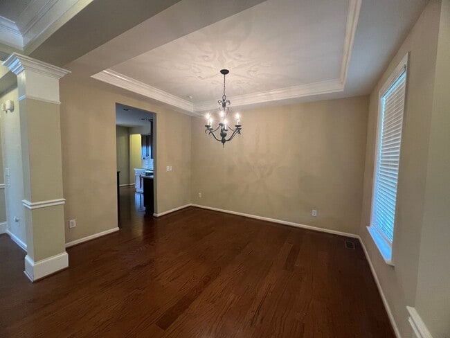 Building Photo - Home for Rent in the Desired Brookview Forest Subdivision