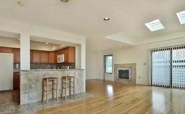 Building Photo - 833 Topsail Ln