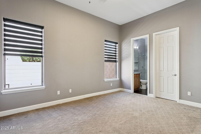 Building Photo - 14216 S 5th St