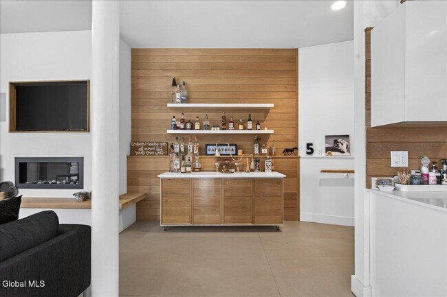 Building Photo - 5 Swanner Ln