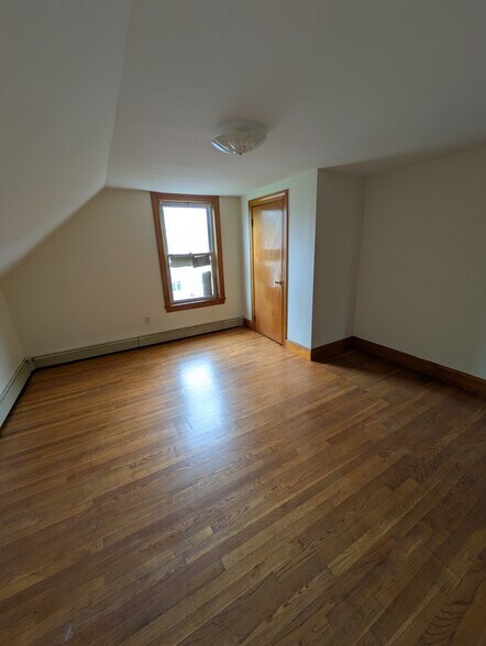 Building Photo - 261 Lexington St