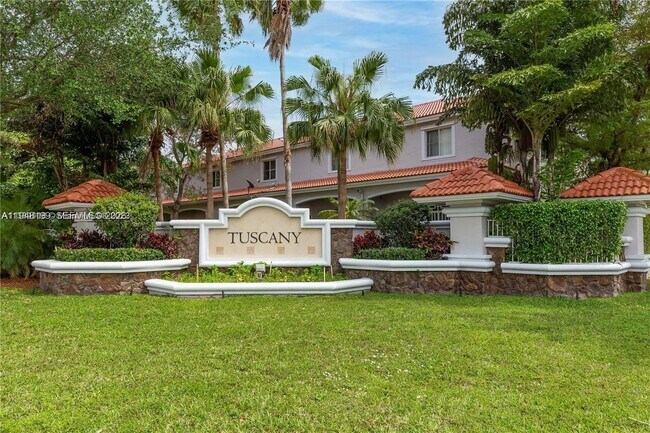 Building Photo - 2833 SW 82nd Ave