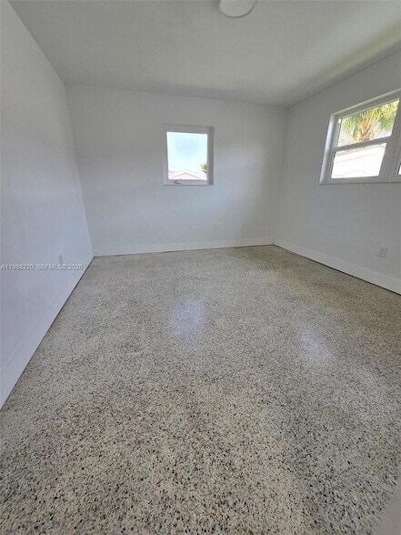 Building Photo - 3245 SW 88th Ct