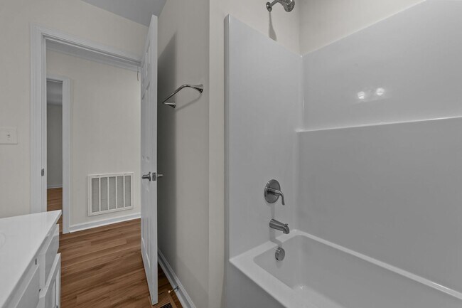 Building Photo - Cozy 3-Bedroom Ranch with Spacious Yard in Smithfield