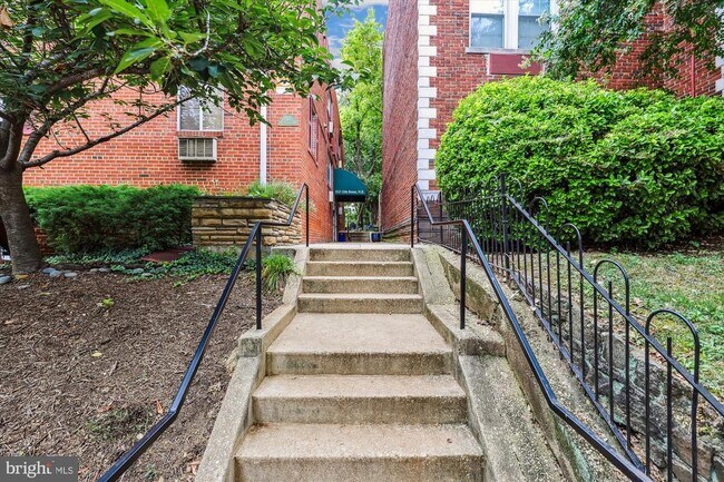 Primary Photo - 513 12th St NE