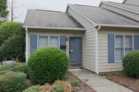 Building Photo - Cozy 1 Bed / 1 Bath End Unit Townhome In North Durham!