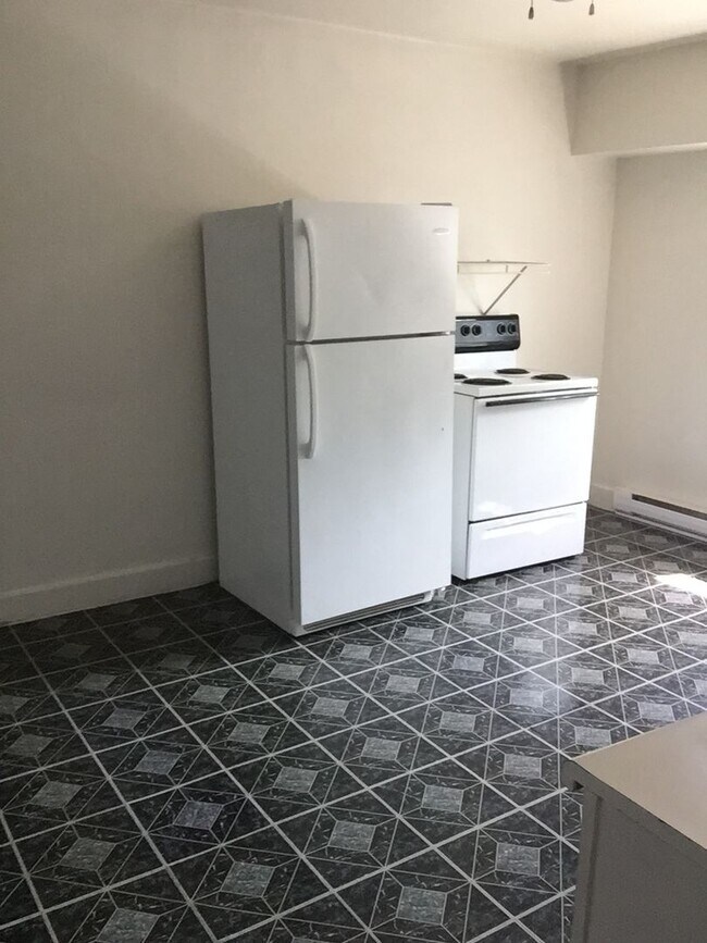 Building Photo - 110 W Walnut St