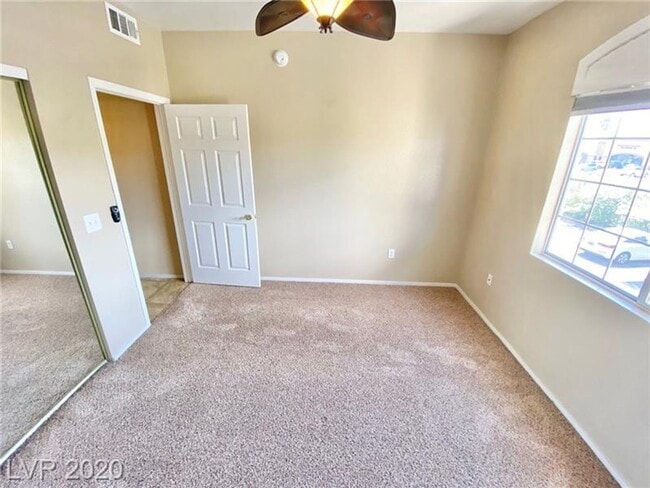Building Photo - STUNNING 3 BEDROOM, 2 BATHROOM CONDO WITH ...