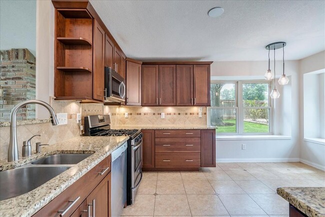 Building Photo - 16517 Spotted Eagle Dr