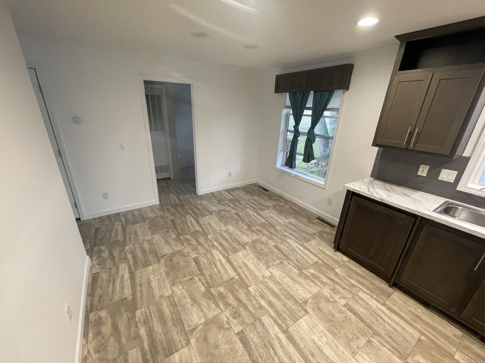 Building Photo - 16 Belmar St