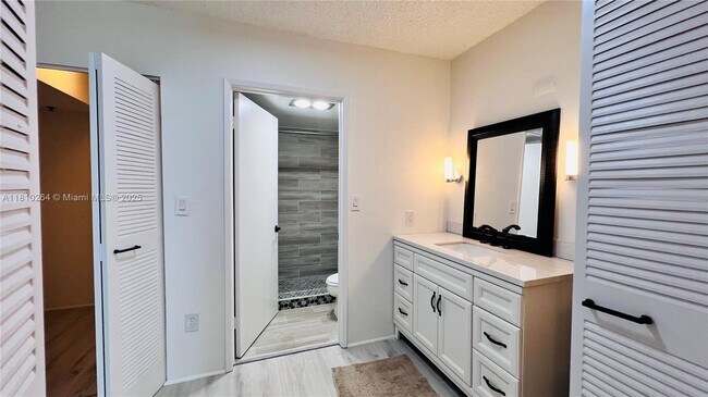 Building Photo - 20515 E Country Club Dr