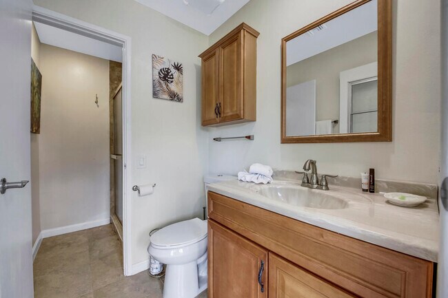 Building Photo - 2230 Tamarisk Rd