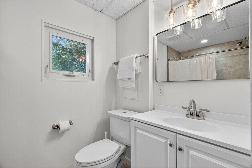 Building Photo - 2544 Spring Forest Rd