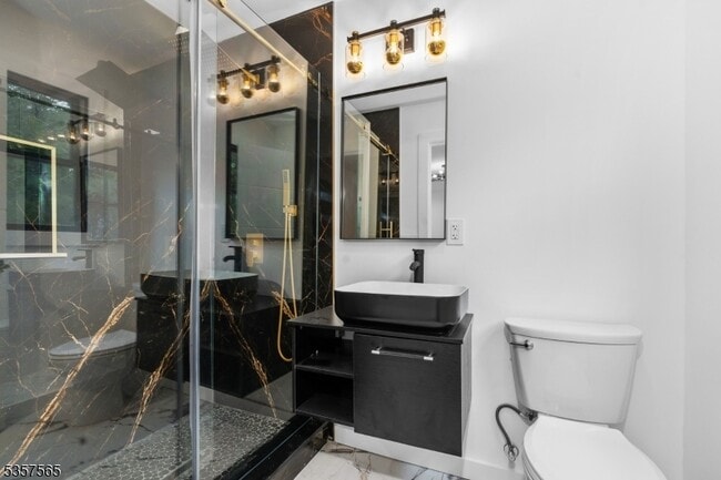 Building Photo - 148 Great Hills Rd