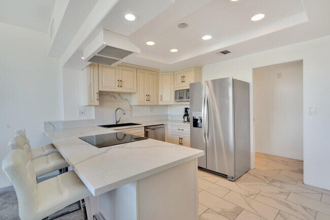 Building Photo - 910 Island Dr