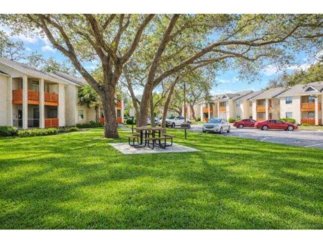 Building Photo - 8108 Spring Hill Dr - 2 beds