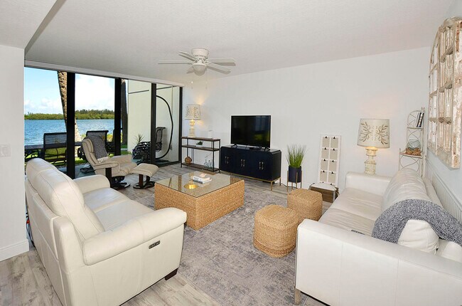 Building Photo - 1820 Tarpon Ln