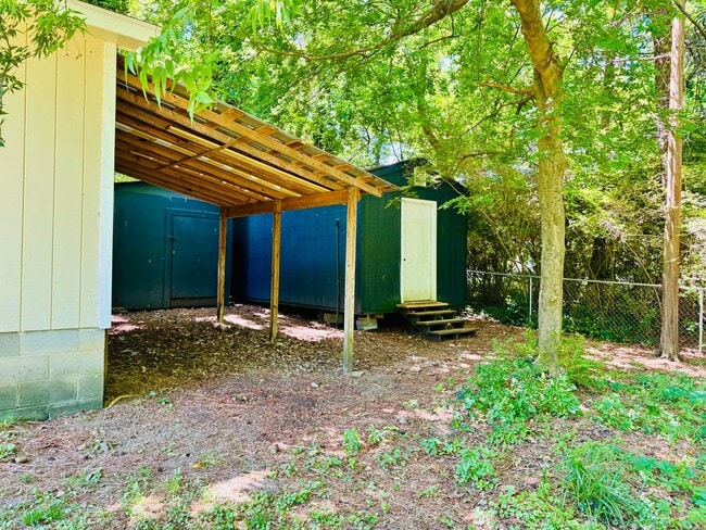 Building Photo - 4 BEDROOMS + 3 BATHS in Butner