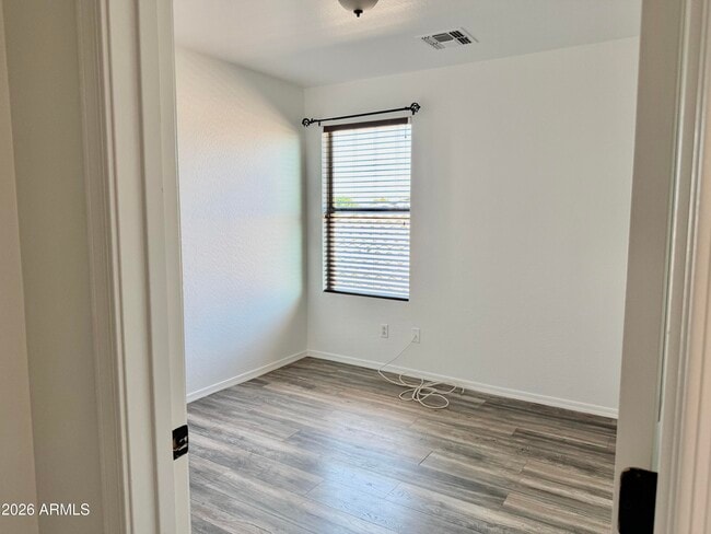 Building Photo - 3340 S Sunland Dr
