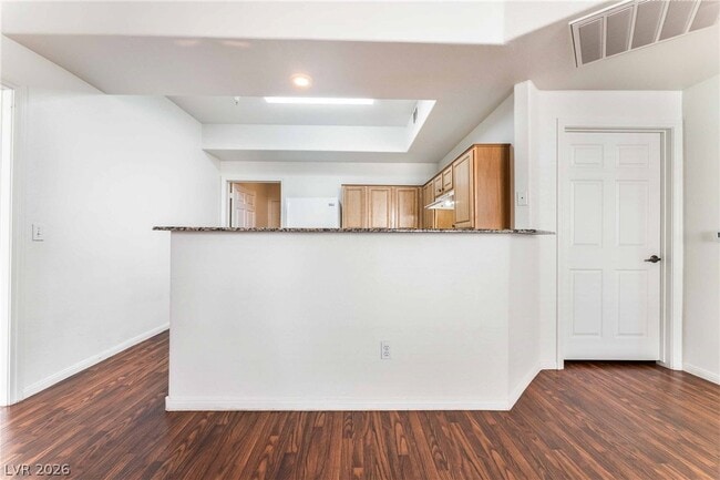 Building Photo - 5855 Valley Dr