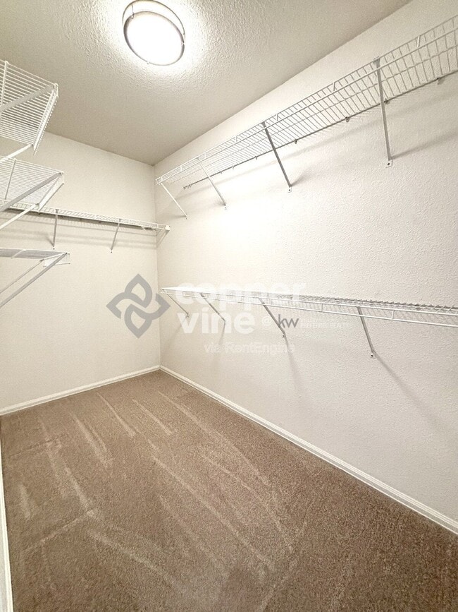 Building Photo - 3285 E 123rd Dr