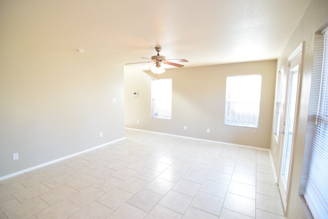 Building Photo - 3309 Regency Dr