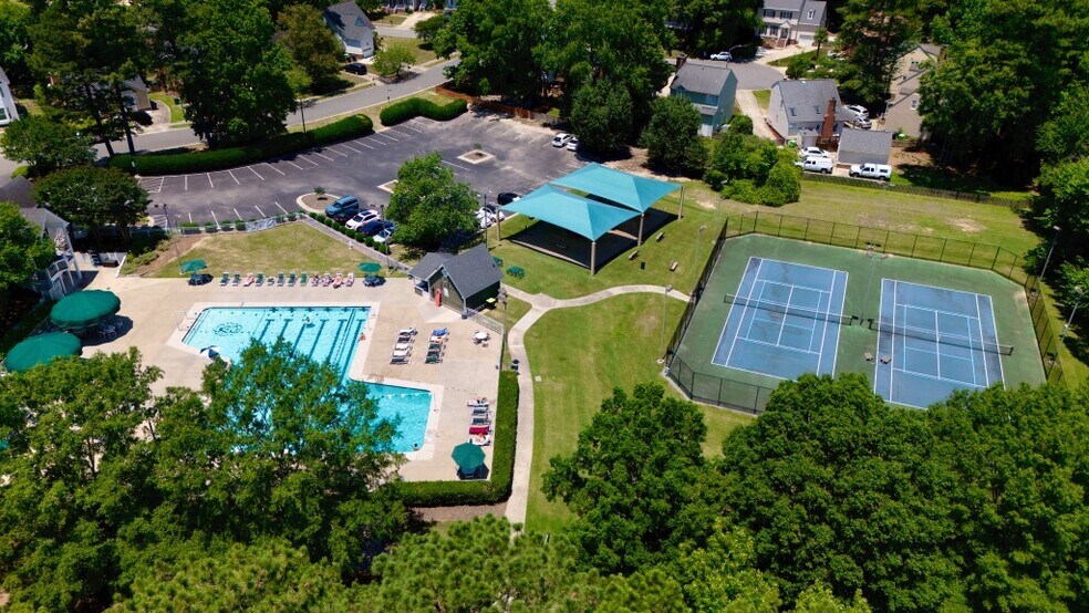 Building Photo - 4512 Emmit Dr