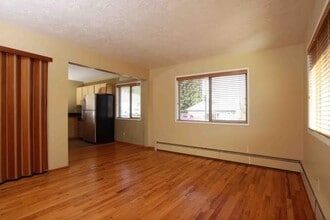 Building Photo - FREE RENT SPRING SPECIAL - 1 Bedroom Condo Near OHSU + Parking