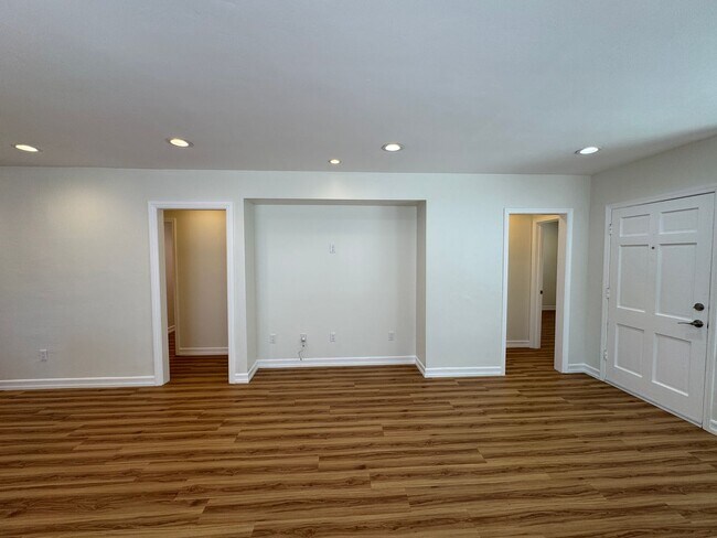 Building Photo - 2150 Crescent Ave
