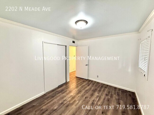 Building Photo - 2202 N Meade Ave