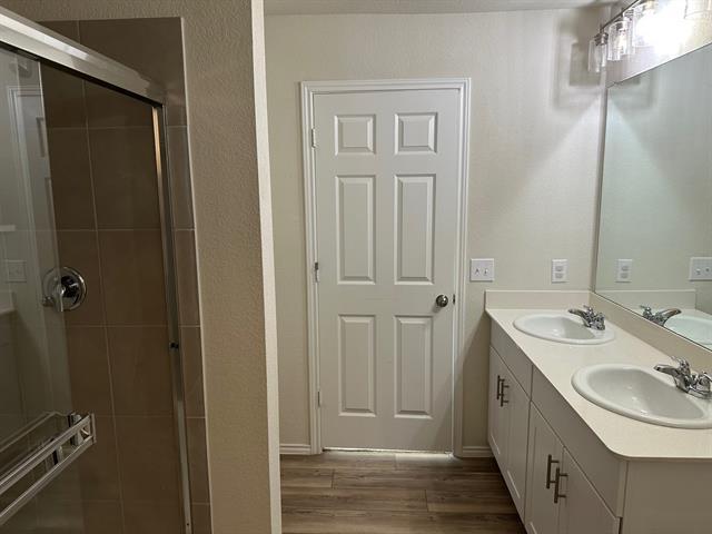 Building Photo - 807 Ozark Path