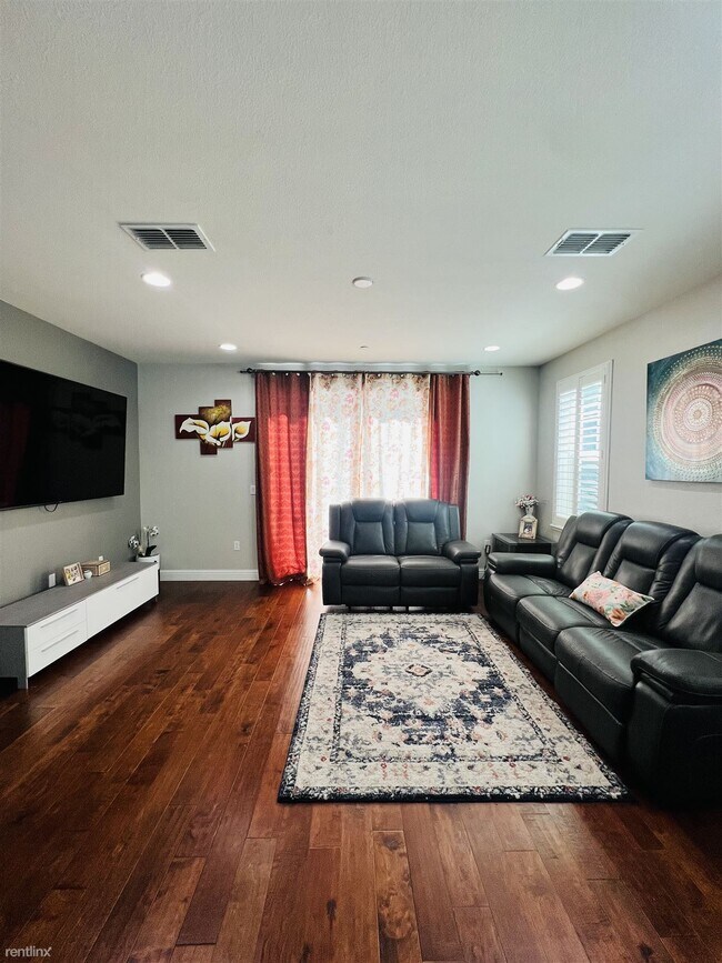 Building Photo - 4 br, 3 bath House - 3084 Vittoria Loop