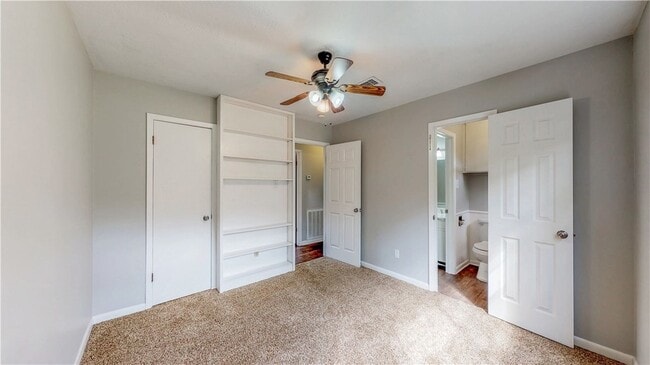 Building Photo - 1304 Merry Oaks Dr