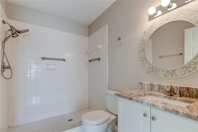 Building Photo - 1007 Pine Ridge Cir