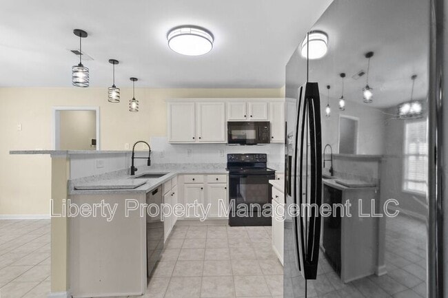 Building Photo - 130 Breezewood Dr